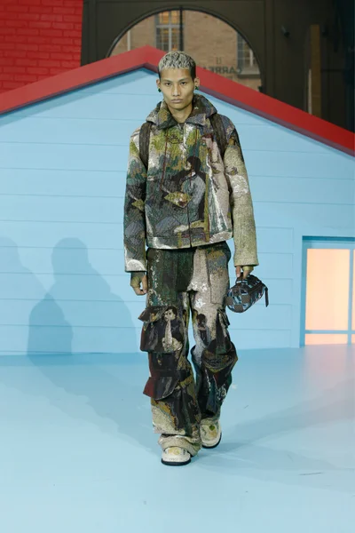Look 24